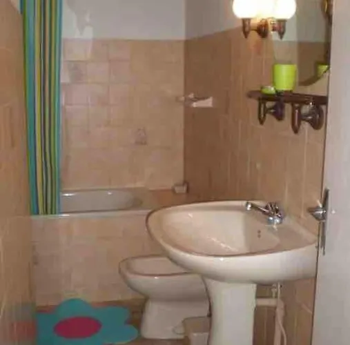 Joli Avec Terrasse Et Jardin - Vue Sur Montagne Appartement *