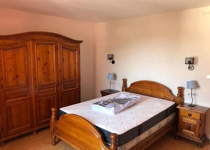 Joli Avec Terrasse Et Jardin - Vue Sur Montagne *